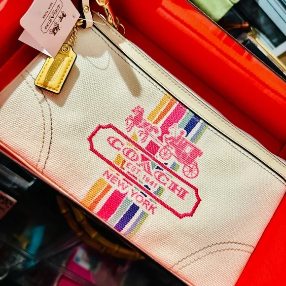NWT Coach Signature Poppy Legacy Striped Wristlet with Box - Picture 4 of 16
